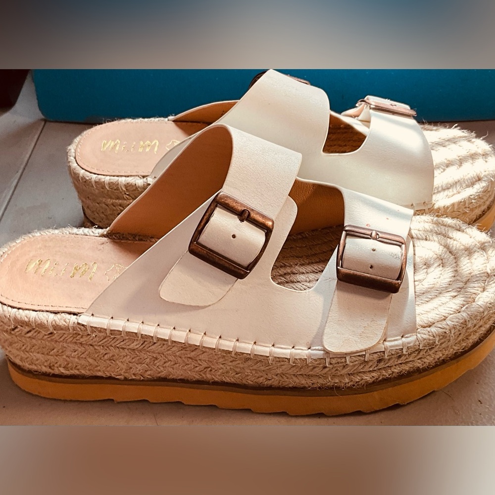 Platform sandals